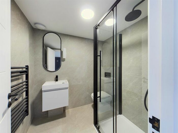 1 Bedroom Flat To Rent In Bricklayer Lane, Faygate, Horsham, RH12