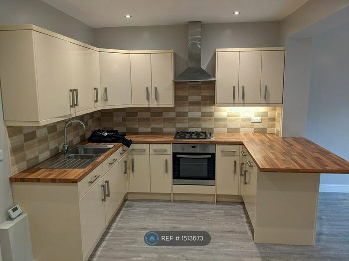 3 Bedroom Detached House To Rent In Ridgeway Road, Sheffield, S12