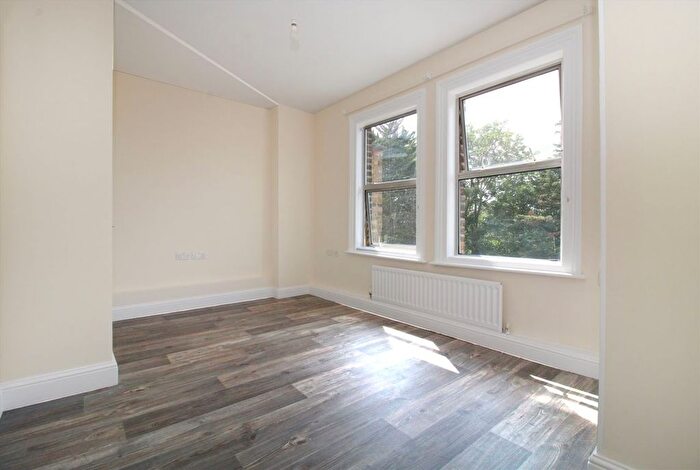 Studio To Rent In Perryn Road, Acton, W3