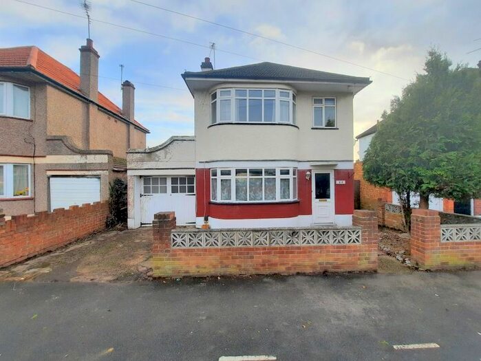 3 Bedroom Detached House To Rent In Colonial Road, Feltham TW14