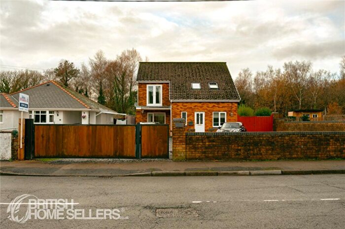 4 Bedroom Detached House For Sale In Pantyffynnon Road, Ammanford, Carmarthenshire, SA18