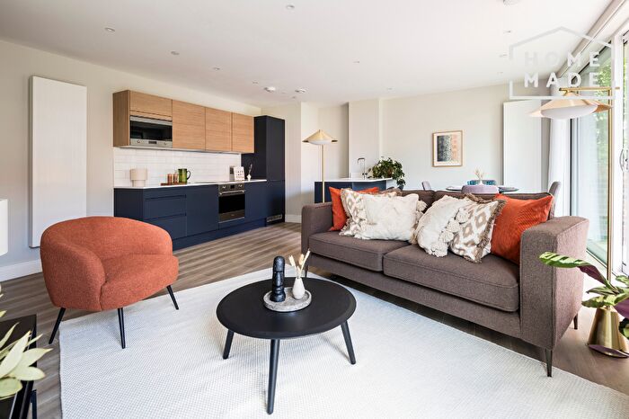 3 Bedroom Apartment To Rent In Neptune Wharf, SE8