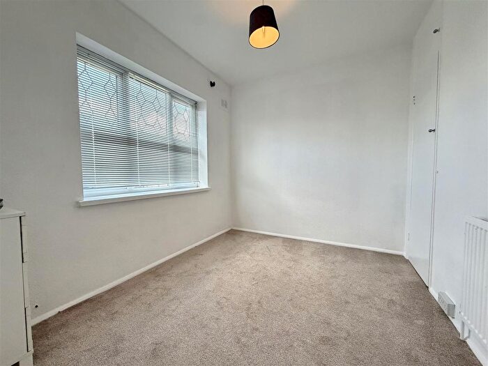 3 Bedroom Property To Rent In Partridge Mead, Banstead, SM7
