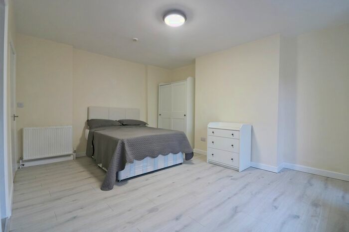 Studio To Rent In The Grove, Ealing, W5