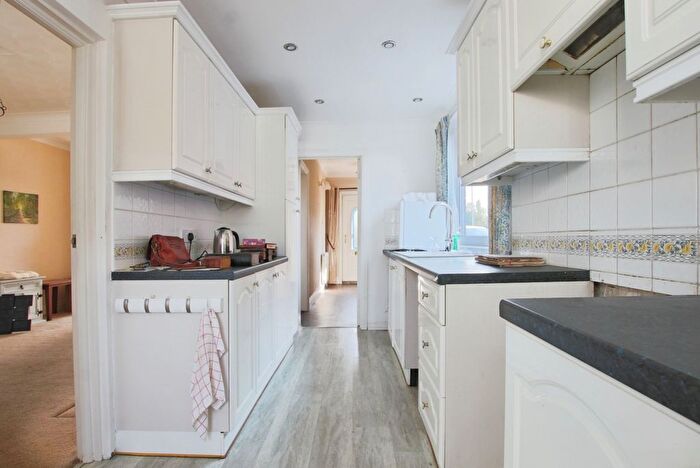 3 Bedroom Semi-Detached House For Sale In Hull Road, Anlaby, Hull, HU10