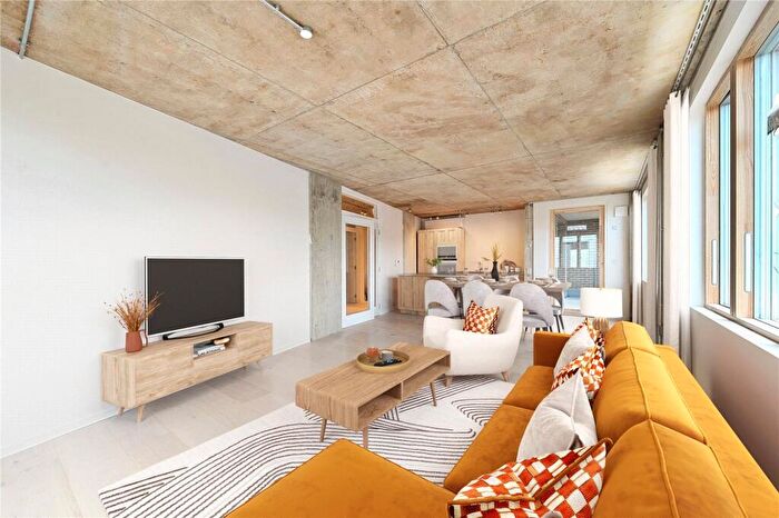 3 Bedroom Apartment For Sale In London Lane, London, E8