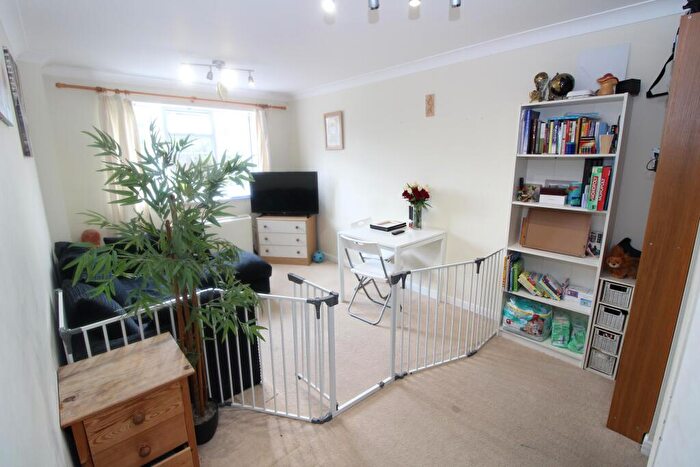 1 Bedroom Flat To Rent In Wilkins Close, Mitcham, CR4