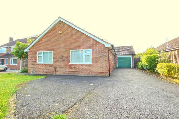 3 Bedroom Detached Bungalow To Rent In Kempshott, Basingstoke, RG22