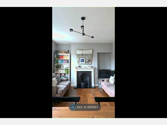 2 Bedroom Maisonette To Rent In Malpas Road, London, SE4