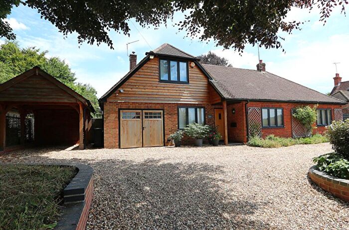 4 Bedroom Detached House For Sale In Stanford Dingley, Berkshire, RG7
