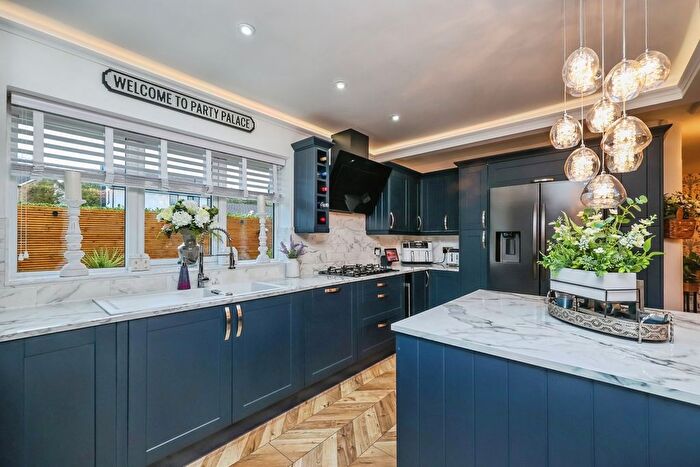 3 Bedroom Bungalow For Sale In Chatsworth Drive, Mansfield, Nottinghamshire, NG18