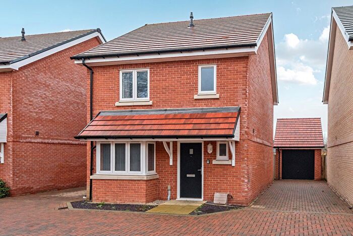 3 Bedroom Detached House For Sale In Elsanta Drive, Southampton, SO31