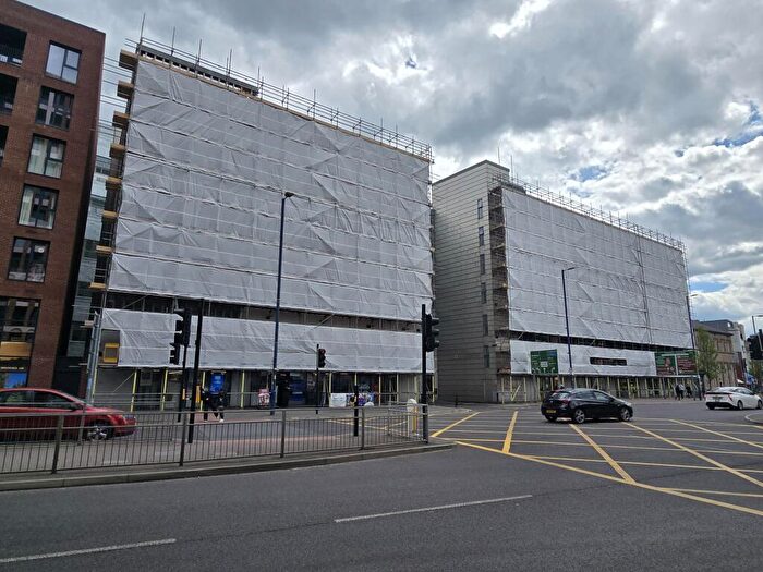 2 Bedroom Flat For Sale In Apartment, Oldham Road, Manchester, Greater Manchester, M4