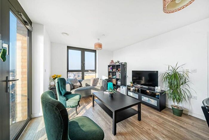 2 Bedroom Flat To Rent In Roma Corte, Lewisham, SE13