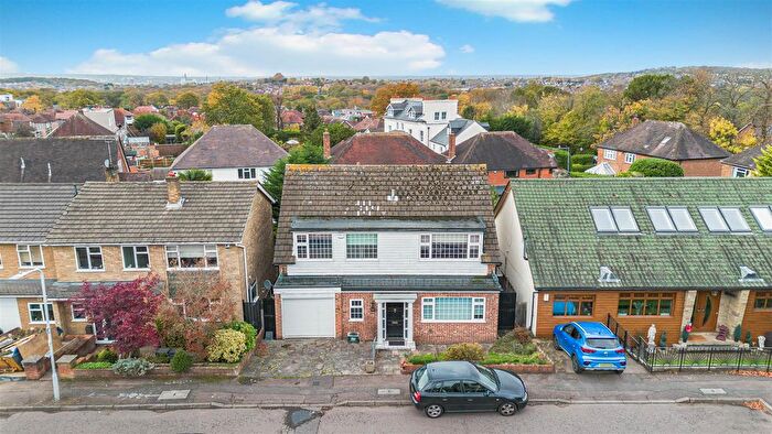 4 Bedroom Detached House For Sale In Bancroft Avenue, Buckhurst Hill, IG9