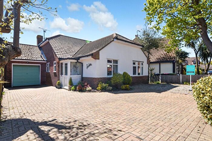 2 Bedroom Bungalow For Sale In Knollcroft, South Shoebury, Shoeburyness, Essex, SS3