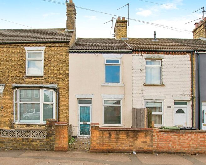 3 Bedroom Terraced House For Sale In Lincoln Road, Peterborough, PE1