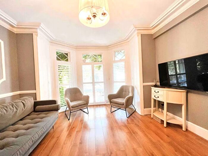2 Bedroom Flat To Rent In Ridgway, London, SW19