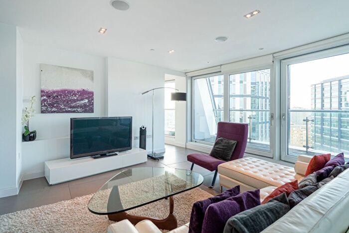 2 Bedroom Flat To Rent In Bezier Apartments, City Road, Old Street, EC1Y