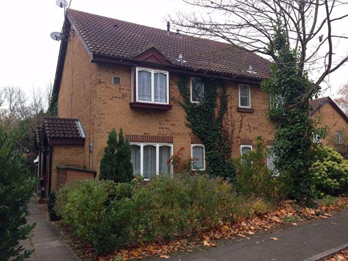1 Bedroom End Of Terrace House To Rent In Albany Park, Colnbrook, Slough, SL3