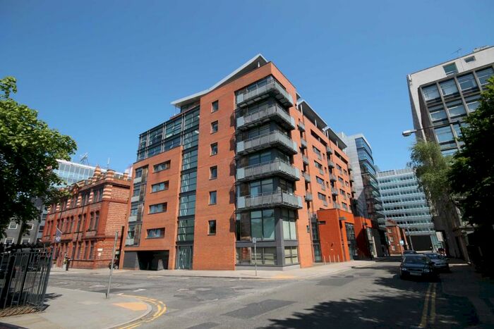 2 Bedroom Apartment To Rent In Rossetti Place, Lower Byrom Street, Spinningfields, Manchester, M3