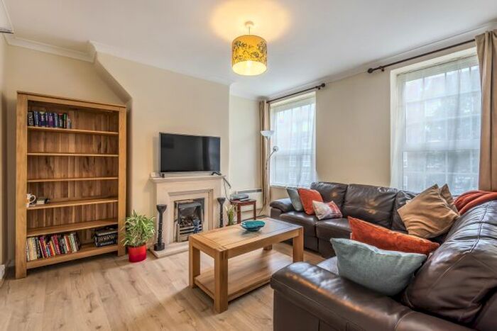 3 Bedroom Flat To Rent In Eastney Street, London, SE10