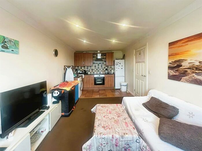 1 Bedroom Flat To Rent In St Andrews Court, Calcutta Road, Tilbury, RM18
