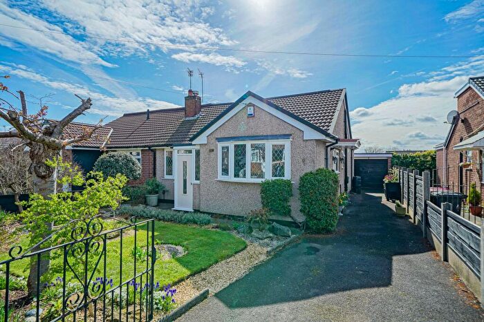 3 Bedroom Semi Detached House For Sale In Ashford Avenue, Worsley, M28