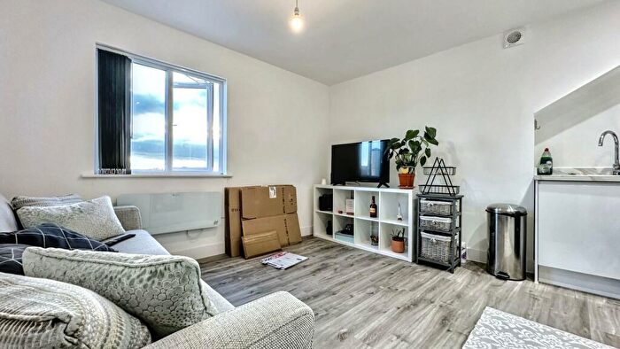 1 Bedroom Flat To Rent In Lodge Causeway, Bristol, BS16