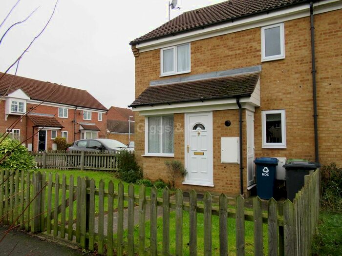 1 Bedroom Town House To Rent In Chawston Close, St Neots PE19