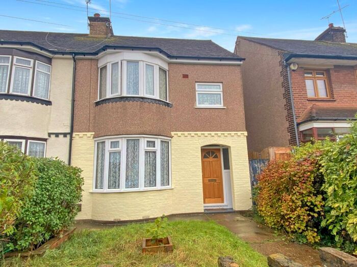 3 Bedroom Semi-Detached House To Rent In Milroy Avenue, Gravesend, DA11