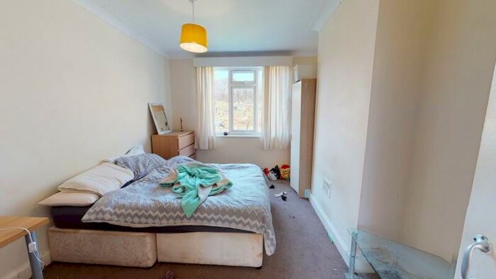 5 Bedroom Semi-Detached House To Rent In Rokeby Gardens, Headingley, Leeds, LS6