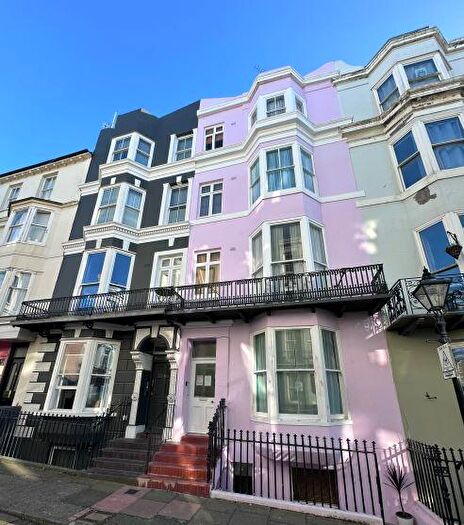 Flat To Rent In Charlotte Street, BN2