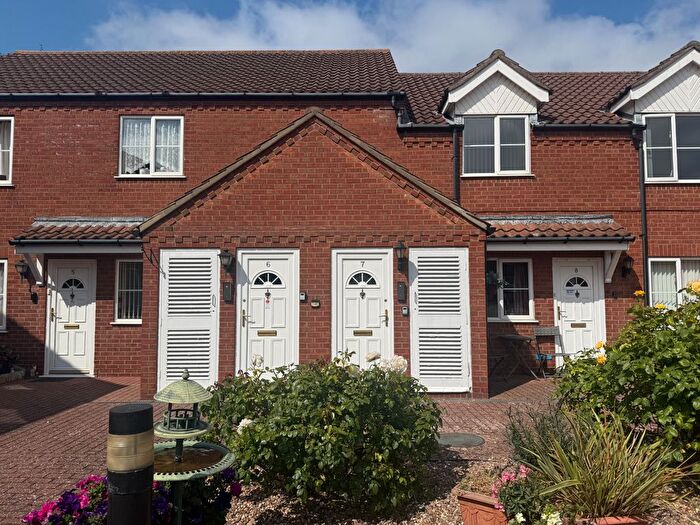 1 Bedroom Flat For Sale In Sutton Court, Skegness, PE25