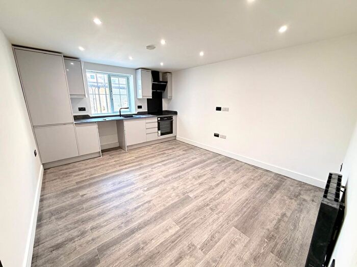 2 Bedroom Flat To Rent In Greenhill Lane, Alfreton, DE55