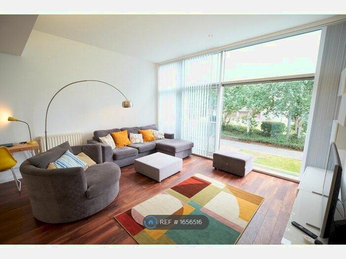 2 Bedroom Terraced House To Rent In Lanark Street, Glasgow, G1