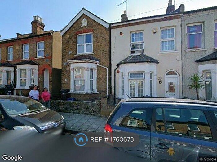 3 Bedroom Semi Detached House To Rent In Chapel Road, Hounslow, TW3