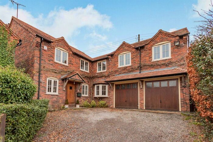 4 Bedroom Detached House For Sale In Meadow Rise, Ullenhall Henley-In-Arden, B95