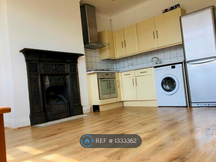 1 Bedroom Flat To Rent In London Road, Cheam, Sutton, SM3