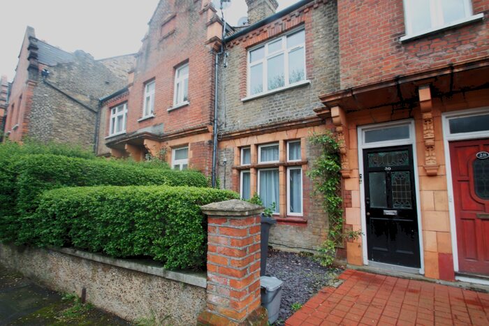 3 Bedroom Flat To Rent In Peak Hill, Sydenham, SE26