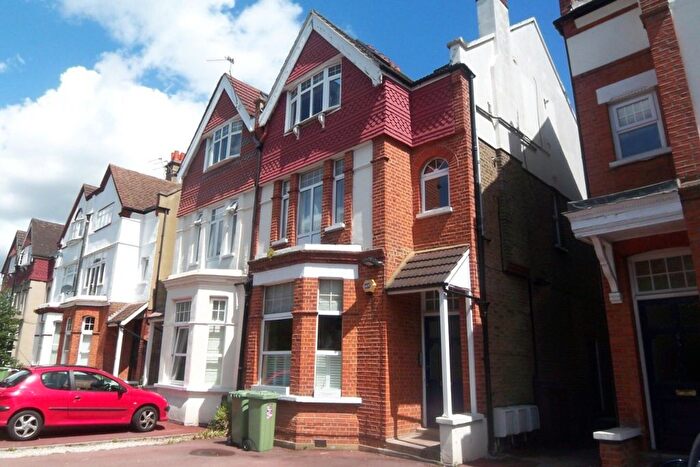 2 Bedroom Flat To Rent In Queen Anne Avenue, Bromley, BR2