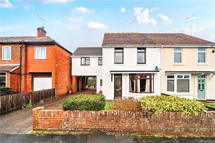 4 Bedroom Semi Detached House For Sale In New Road, Romsey, Hampshire, SO51