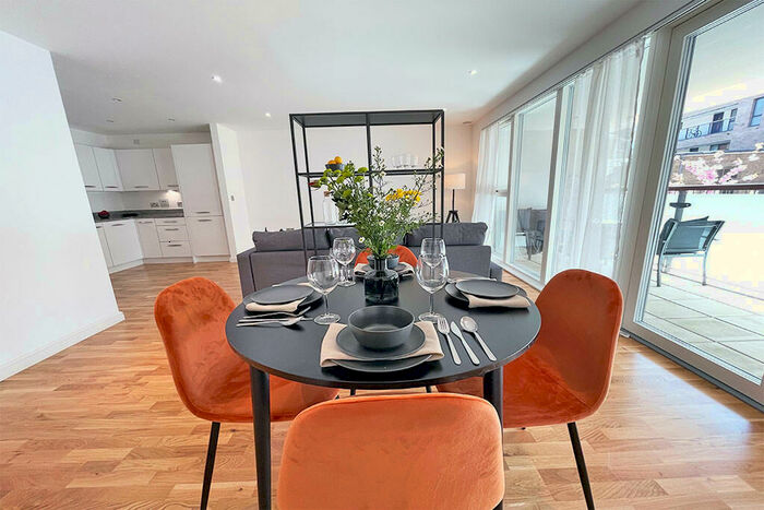 2 Bedroom Apartment To Rent In Giles Court Tabernacle Gardens London, E2