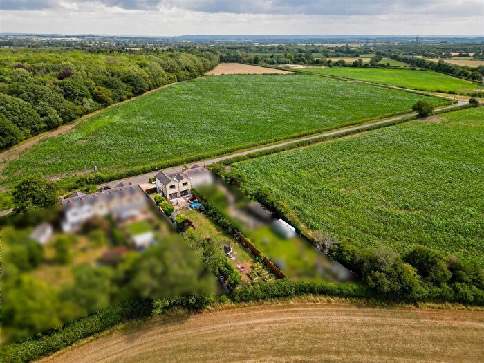 4 Bedroom Semi-Detached House For Sale In Honeyburge, Boarstall, HP18