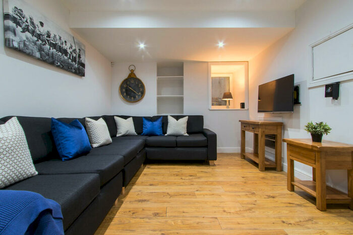 8 Bedroom Terraced House To Rent In Lenton Boulevard, Nottingham, NG7