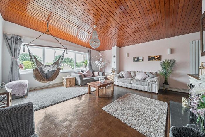 4 Bedroom Property For Sale In Hurstville Drive, Waterlooville, PO7
