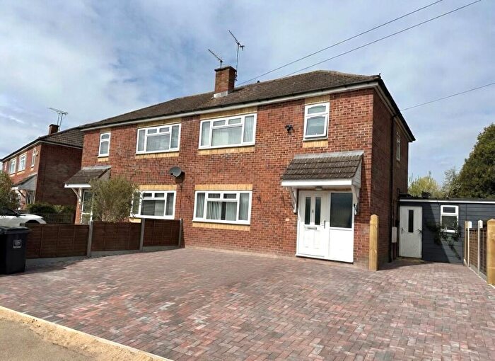 3 Bedroom Semi Detached House For Sale In Hyde Meadows, Bovingdon, HP3