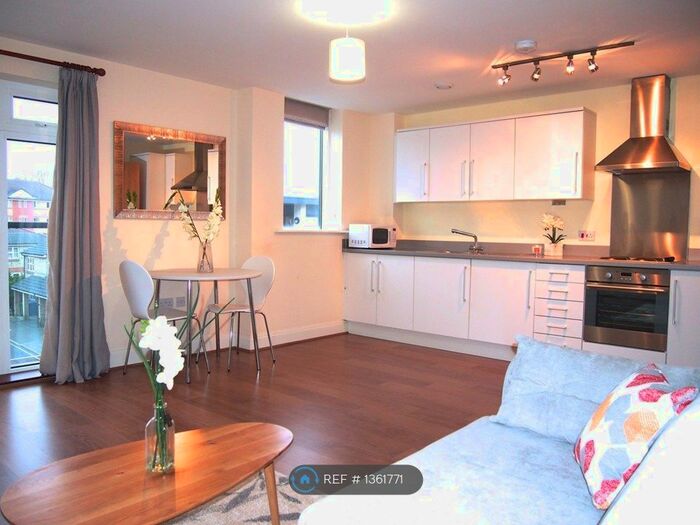 1 Bedroom Flat To Rent In Wilmot House, London, SE11