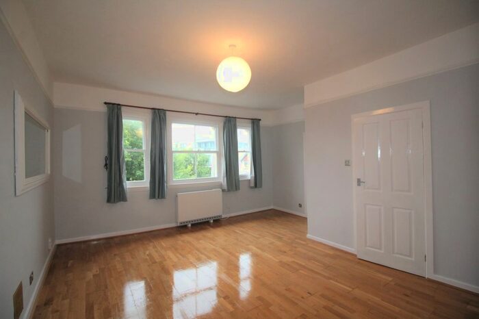 Studio To Rent In Albert Road, Brighton, BN1