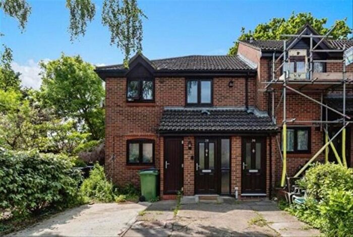 1 Bedroom Maisonette To Rent In Gladstone Road, Kingston Upon Thames, KT1